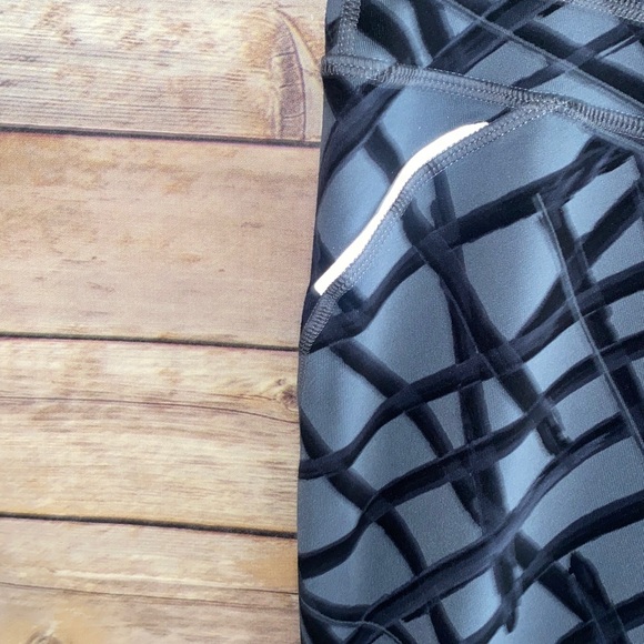 NWOT Athleta Cropped Leggings Size Small - Picture 3 of 8